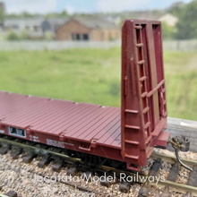 Load image into Gallery viewer, Roundhouse - 60' Bulkhead Flat Cars - 1315 - Southern Pacific - HO Scale