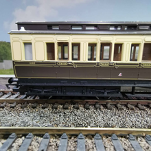 Load image into Gallery viewer, Hornby - GWR - 3rd Class - Clerestory Corridor Coach - No. 3162 - OO Gauge