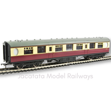 Load image into Gallery viewer, Bachmann - Unopened- 34-379 - Thompson 63' - SK Standard Corridor - 2nd Coach - BR Crimson & Cream - E1011E - OO Gauge