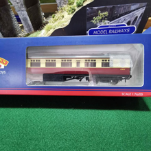 Load image into Gallery viewer, Bachmann - 63ft Thompson 2nd Coach - BR Crimson & Cream - OO Gauge - 34-379