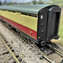 Load image into Gallery viewer, Bachmann - 34-651B - Thompson - BG Coach - Full Brake - BR Crimson & Cream - E162E - OO Gauge