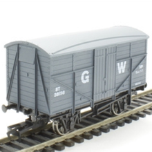 Load image into Gallery viewer, Dapol - 4F-015-005 - Fruit Mex Van - GWR Livery - 38198 - OO Gauge