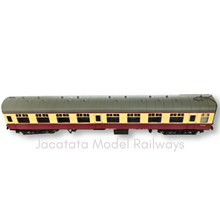 Load image into Gallery viewer, Bachmann - 39-027B - BR1 Mk1 - SK - 2nd Class - Corridor Coach - BR Crimson & Cream - E24813 - OO Gauge