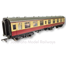 Load image into Gallery viewer, Bachmann - 39-127B - Mk1 - CK - Composite Corridor Coach - BR Crimson & Cream - E15055 - OO Gauge
