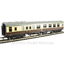 Load image into Gallery viewer, Bachmann - 39-229B - BR Mk1 - BCK Brake Composite Corridor Coach - W21080 - BR WR Chocolate & Cream Livery - OO Gauge