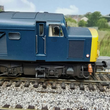 Load image into Gallery viewer, Bachmann - Class 40 Diesel Locomotive - Weathered BR Blue - Indicator Discs - No. 40081 - OO Gauge - Analogue
