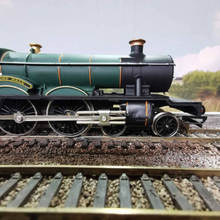 Load image into Gallery viewer, OO Gauge Hornby 4-6-0 Hall Class Great Western Locomotive 'Albert Hall' - Numbered 4983 - Analogue