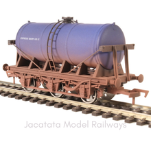Load image into Gallery viewer, Dapol - 4F-031-010 - 6 Wheel Milk Tanker - Express Dairy - Weathered - OO Gauge
