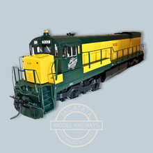 Load image into Gallery viewer, Atlas - Master - GE - U30C - Phase 2 - Diesel Locomotive - Chicago & North Western - Green and Yellow Livery - No. 932 - Sound Fitted - HO Gauge - 1:87 Scale