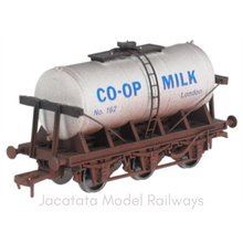 Load image into Gallery viewer, Dapol - 4F-031-044 - 6 Wheel Milk Tanker - CO-OP Milk - 162 - Weathered - OO Gauge