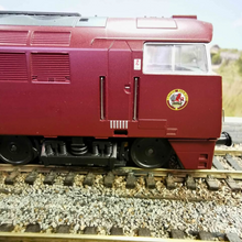 Load image into Gallery viewer, OO Gauge Heljan Class 52 in BR Maroon 'Western King' Locomotive - No. D1039 - Analogue