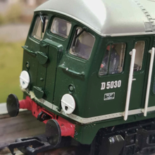 Load image into Gallery viewer, '00' Gauge Bachmann Class 24 in BR Green. (Analogue)