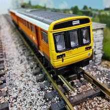 Load image into Gallery viewer, Dapol N Gauge Class 142 Locomotives Numbered 55542 & 55592