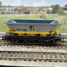 Load image into Gallery viewer, Hornby - MGR Hopper Wagons - Speedlink Livery - HAA - OO Gauge