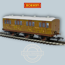 Load image into Gallery viewer, Hornby - R40081 - Teak - 6 Wheel - 1st Class Coach - LNER Livery - No.4172 - OO Gauge