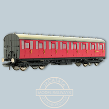Load image into Gallery viewer, Hornby - R4520 - BR Gresley Suburban - 3rd Class Coach - E82326E - BR Crimson - OO Gauge