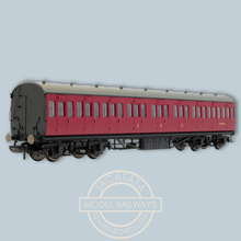 Load image into Gallery viewer, Hornby - R4799 - BR (ex LMS) - Non Corridor - Composite Coach - M16635M - BR Crimson - OO Gauge