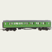 Load image into Gallery viewer, Hornby - R486 - SR Composite Coach - 5117 - Malachite SR Green Livery - OO Gauge