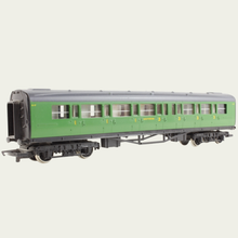 Load image into Gallery viewer, Hornby - R486 - SR Composite Coach - 5117 - Malachite SR Green Livery - OO Gauge