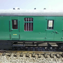 Load image into Gallery viewer, Hornby - BR MK1 - Parcels Coach - Southern Region Green - No. S81289 - OO Gauge