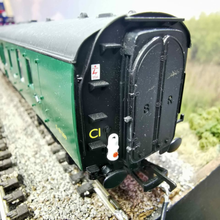 Load image into Gallery viewer, Hornby - BR MK1 - Parcels Coach - Southern Region Green - No. S81289 - OO Gauge