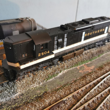 Load image into Gallery viewer, SOUTHERN RAILWAY SD24 LOCOMOTIVE #2504 - 1/87 HO Scale - CON-COR