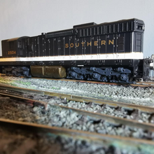 Load image into Gallery viewer, SOUTHERN RAILWAY SD24 LOCOMOTIVE #2504 - 1/87 HO Scale - CON-COR