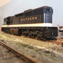 Load image into Gallery viewer, SOUTHERN RAILWAY SD24 LOCOMOTIVE #2504 - 1/87 HO Scale - CON-COR