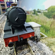 Load image into Gallery viewer, Hornby 4-6-0 Locomotive - County Class - BR Green - No. 1027 - 00 Gauge - Analogue
