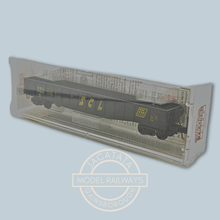 Load image into Gallery viewer, MTL - Micro Trains - 105040 - 50 Foot Steel Side - 14 Panel - Fixed End Gondola - Seaboard Coast Line  130535 - N Gauge
