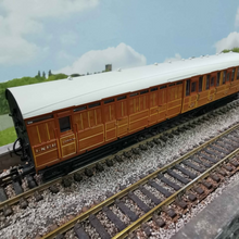 Load image into Gallery viewer, R4518A LNER Gresley Suburban 3rd Class Brake Coach - No. 22313 - Hornby - OO Gauge
