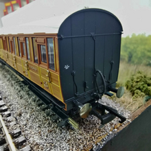 Load image into Gallery viewer, R4518A LNER Gresley Suburban 3rd Class Brake Coach - No. 22313 - Hornby - OO Gauge
