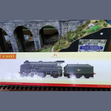 Load image into Gallery viewer, Hornby Schools Class 8P Locomotive - Brighton - in BR Green - No. 30915 - OO Gauge - DCC Fitted
