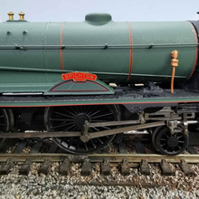 Load image into Gallery viewer, Hornby Schools Class 8P Locomotive - Brighton - in BR Green - No. 30915 - OO Gauge - DCC Fitted
