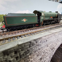 Load image into Gallery viewer, Hornby Schools Class 8P Locomotive - Brighton - in BR Green - No. 30915 - OO Gauge - DCC Fitted
