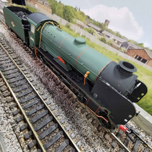 Load image into Gallery viewer, Hornby Schools Class 8P Locomotive - Brighton - in BR Green - No. 30915 - OO Gauge - DCC Fitted
