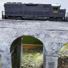 Load image into Gallery viewer, Atlas GP40 Diesel Locomotive No. 3101 - HO Gauge - Analogue
