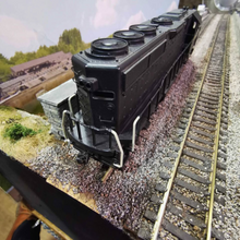 Load image into Gallery viewer, Atlas GP40 Diesel Locomotive No. 3101 - HO Gauge - Analogue
