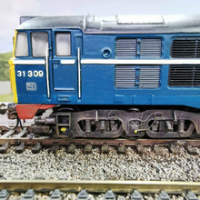 Load image into Gallery viewer, Hornby Locomotive - BR Blue/White Stripe - Class 31 - Cricklewood - No. 31309 - OO Gauge - DCC Fitted
