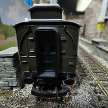 Load image into Gallery viewer, Hornby - GWR - 3rd Class - Clerestory Corridor Coach - No. 3162 - OO Gauge
