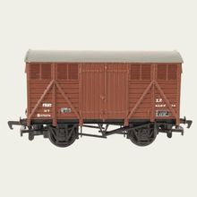 Load image into Gallery viewer, Bachmann Branchline - 33-200 - 12T Fruit Van - BR Brown Livery - B875274 - OO Gauge
