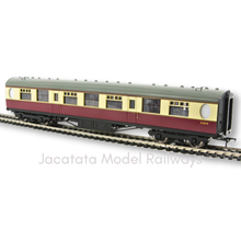 Load image into Gallery viewer, Bachmann - Unopened- 34-379 - Thompson 63' - SK Standard Corridor - 2nd Coach - BR Crimson &amp; Cream - E1011E - OO Gauge
