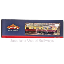 Load image into Gallery viewer, Bachmann - Unopened- 34-379 - Thompson 63' - SK Standard Corridor - 2nd Coach - BR Crimson &amp; Cream - E1011E - OO Gauge
