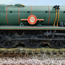 Load image into Gallery viewer, Hornby Class 8P 4-6-2 Merchant Navy Locomotive &#39;Clan Line&#39; Numbered 35028 - DCC Fitted
