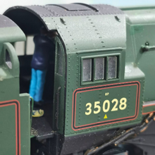 Load image into Gallery viewer, Hornby Class 8P 4-6-2 Merchant Navy Locomotive &#39;Clan Line&#39; Numbered 35028 - DCC Fitted
