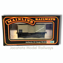 Load image into Gallery viewer, Mainline Railways - 37-133 - 16T - Mineral Wagon - No. B265451 - BR Grey - OO Gauge
