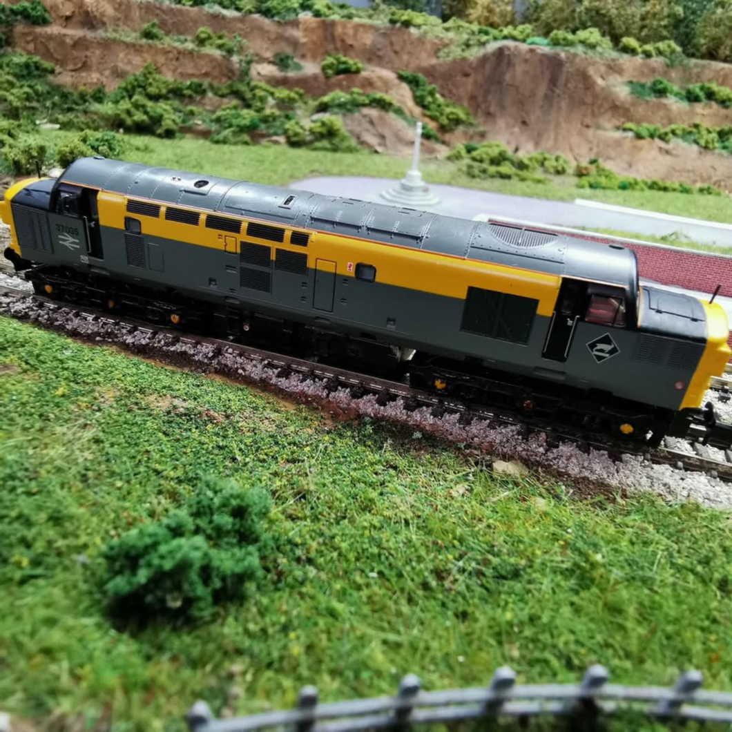 Graham Farish - Class 37 Locomotive - BR Civil Engineers Livery - No. 37035 - N Gauge - DCC Ready