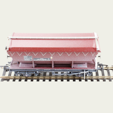 Load image into Gallery viewer, Bachmann Branchline - 38-020A - 46T GLW - CEA Covered Hopper Wagon - EWS Livery - 360533 - Weathered - OO Gauge
