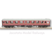 Load image into Gallery viewer, Bachmann - 39-026E - Mk1 - SK Corridor Coach - M24911 - BR Maroon Livery - OO Gauge
