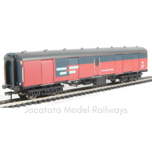 Load image into Gallery viewer, Bachmann - 39-201A - BR Mk1 Full Brake Super BG - Royal Mail - 94520 - OO Gauge
